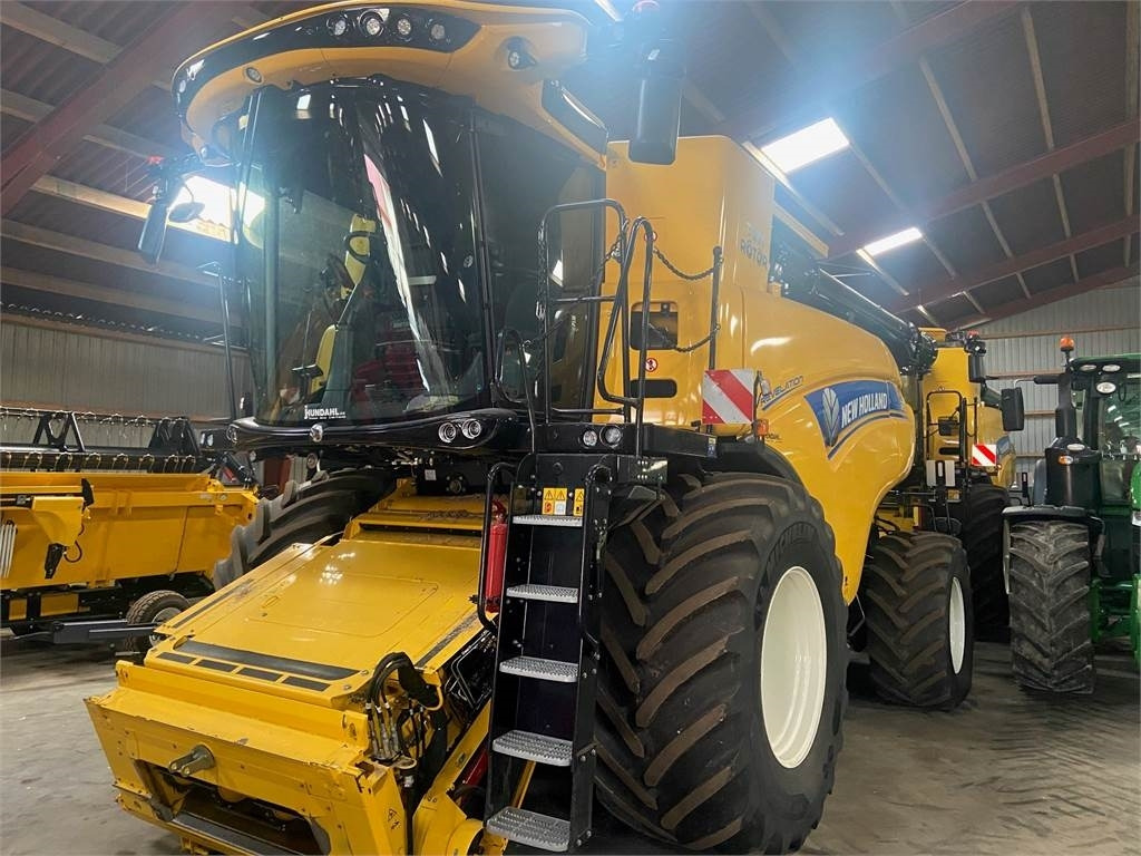 New Holland CR9.90 ST.V EU AMEA - Labības kombains: foto 1 New Holland CR9.90 ST.V EU AMEA - Labības kombains: foto 1