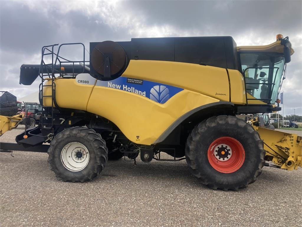 New Holland CR980SLH - Labības kombains: foto 2 New Holland CR980SLH - Labības kombains: foto 2