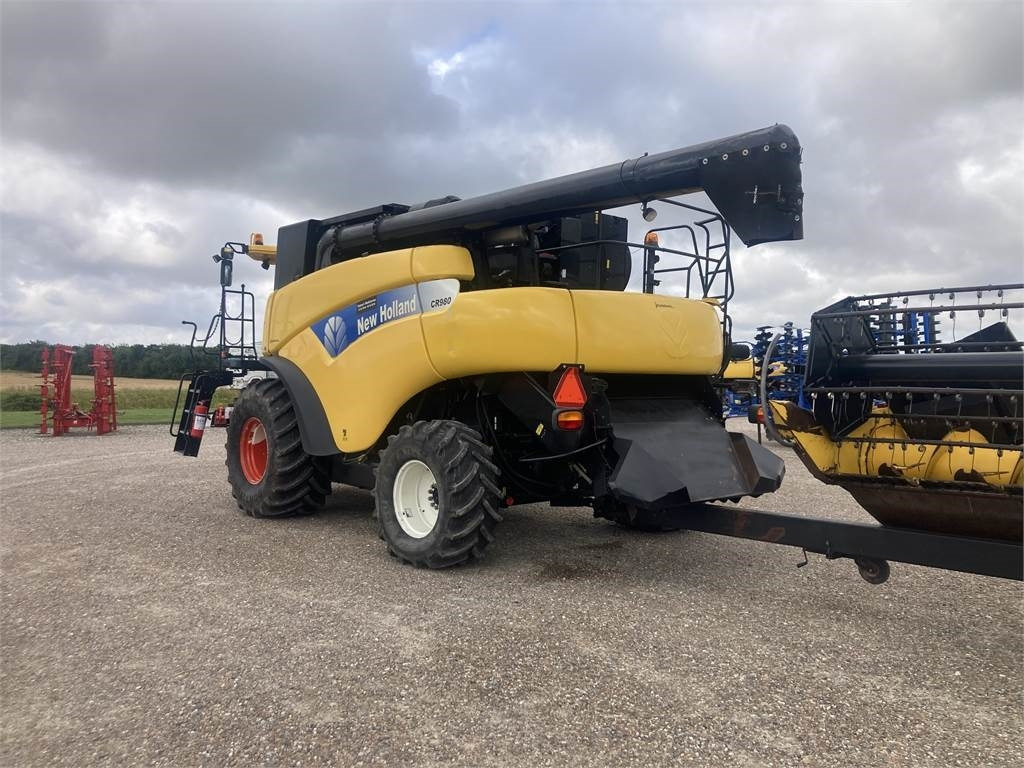 New Holland CR980SLH - Labības kombains: foto 3 New Holland CR980SLH - Labības kombains: foto 3