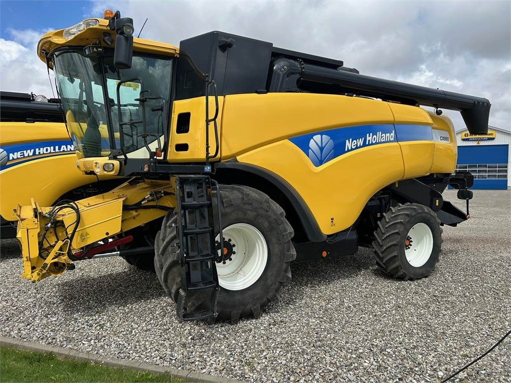 New Holland CX860 SLH - Labības kombains: foto 1 New Holland CX860 SLH - Labības kombains: foto 1