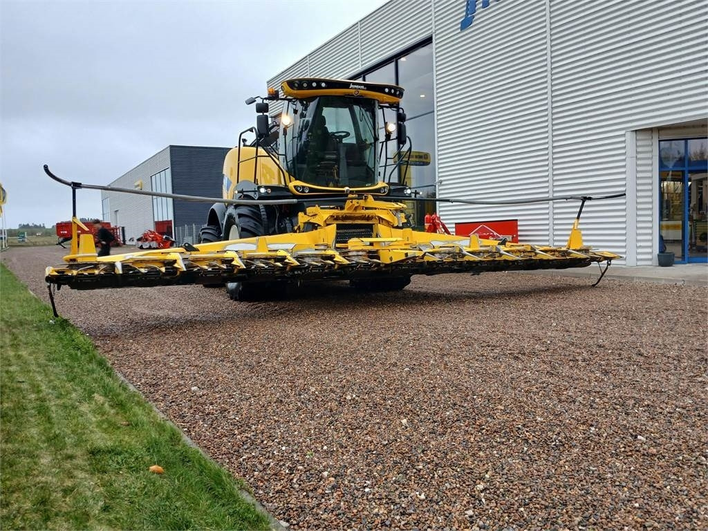 New Holland FR650 ST5 - Lopbarības kombains: foto 5 New Holland FR650 ST5 - Lopbarības kombains: foto 5