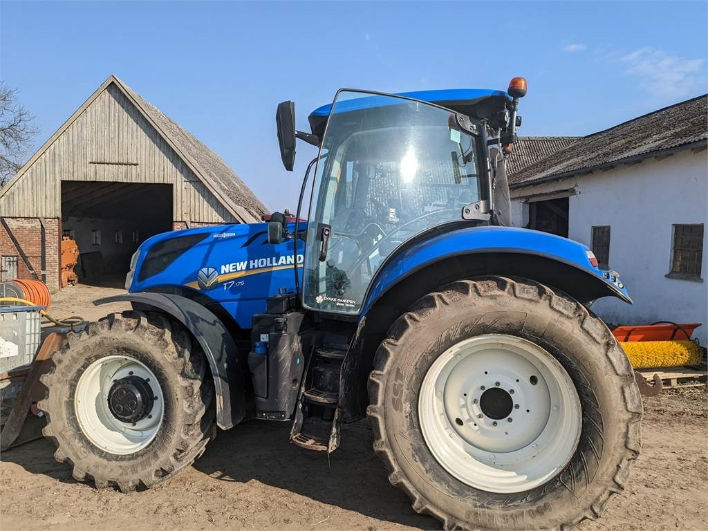 New Holland T7.175 AC ST.V - Traktors: foto 1 New Holland T7.175 AC ST.V - Traktors: foto 1