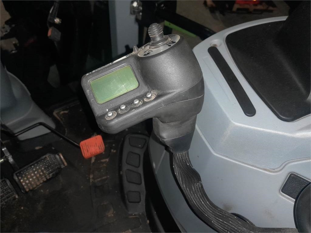 New Holland T7.195S STAGE V - Traktors: foto 4 New Holland T7.195S STAGE V - Traktors: foto 4