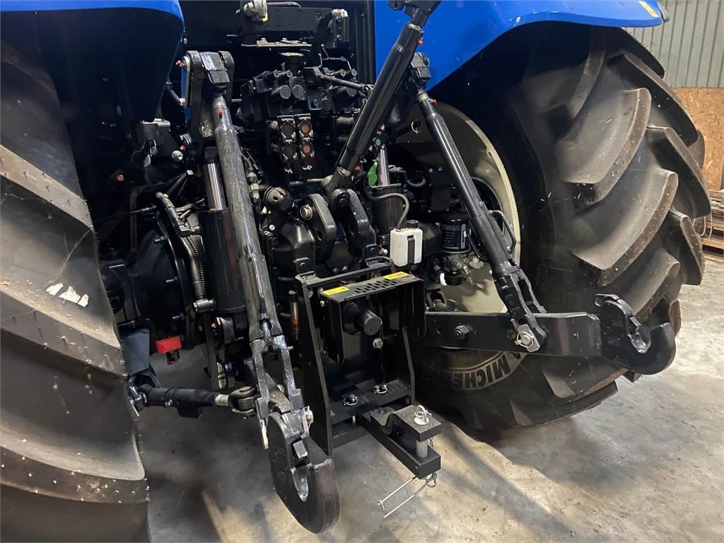New Holland T7.215S STAGE V - Traktors: foto 2 New Holland T7.215S STAGE V - Traktors: foto 2