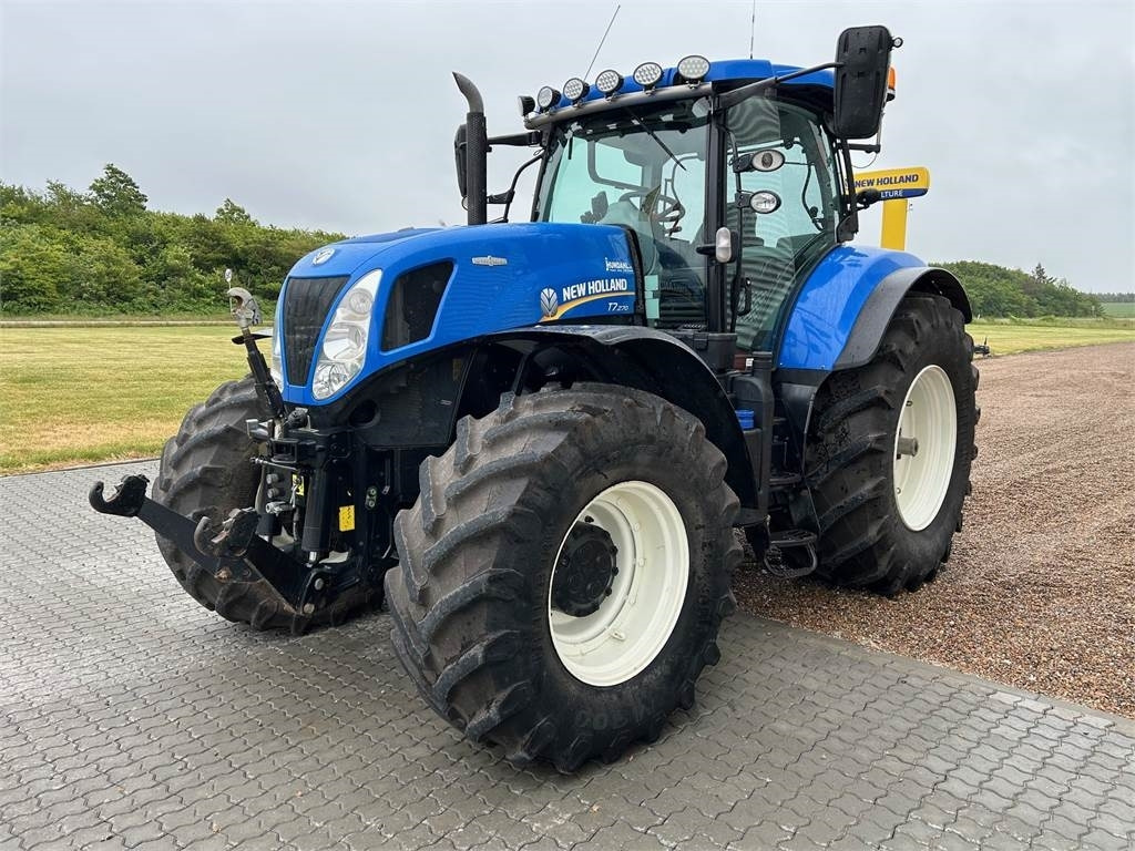 New Holland T7.270AC KEY - Traktors: foto 5 New Holland T7.270AC KEY - Traktors: foto 5
