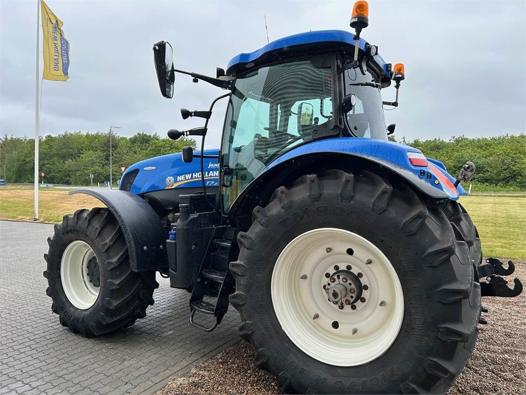 New Holland T7.270AC KEY - Traktors: foto 4 New Holland T7.270AC KEY - Traktors: foto 4