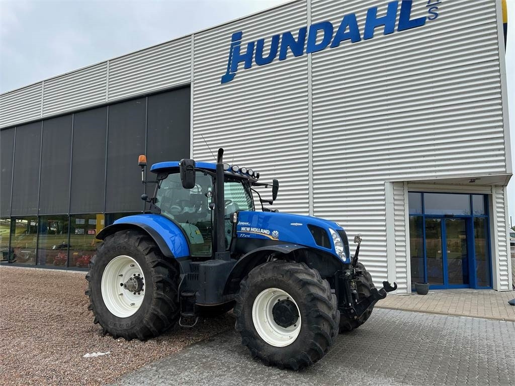 New Holland T7.270AC KEY - Traktors: foto 1 New Holland T7.270AC KEY - Traktors: foto 1