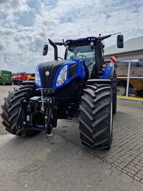New Holland T8.435 PLMI UC ST. V  - Traktors: foto 4 New Holland T8.435 PLMI UC ST. V  - Traktors: foto 4