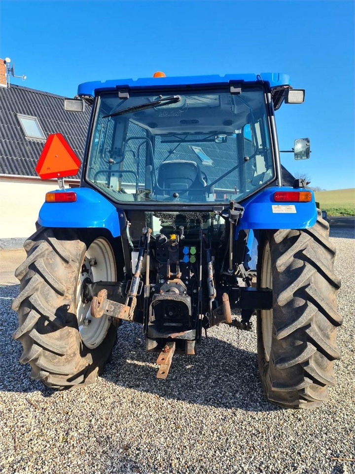 New Holland TL100-4WD - Traktors: foto 4 New Holland TL100-4WD - Traktors: foto 4
