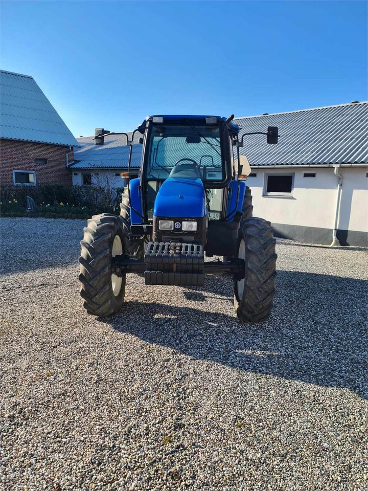 New Holland TL100-4WD - Traktors: foto 5 New Holland TL100-4WD - Traktors: foto 5