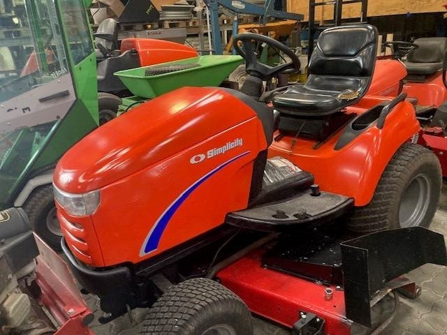 Simplicity LEGAZY 24,5HK DIESEL - Zāles pļāvējs: foto 2 Simplicity LEGAZY 24,5HK DIESEL - Zāles pļāvējs: foto 2