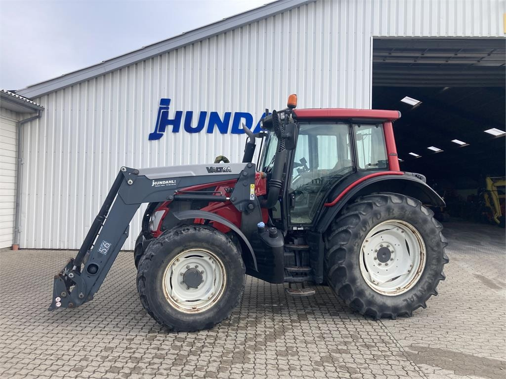 Valtra N123 MED FRONTLÆSSER - Traktors: foto 1 Valtra N123 MED FRONTLÆSSER - Traktors: foto 1
