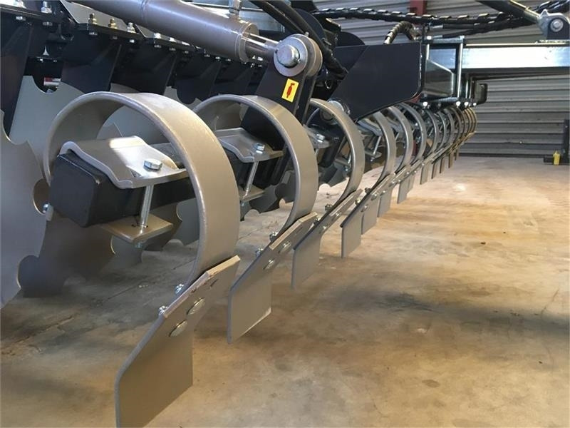 Agro-Tom 4 m. bugseret med slæbeplanke - Disku ecēša: foto 5 Agro-Tom 4 m. bugseret med slæbeplanke - Disku ecēša: foto 5