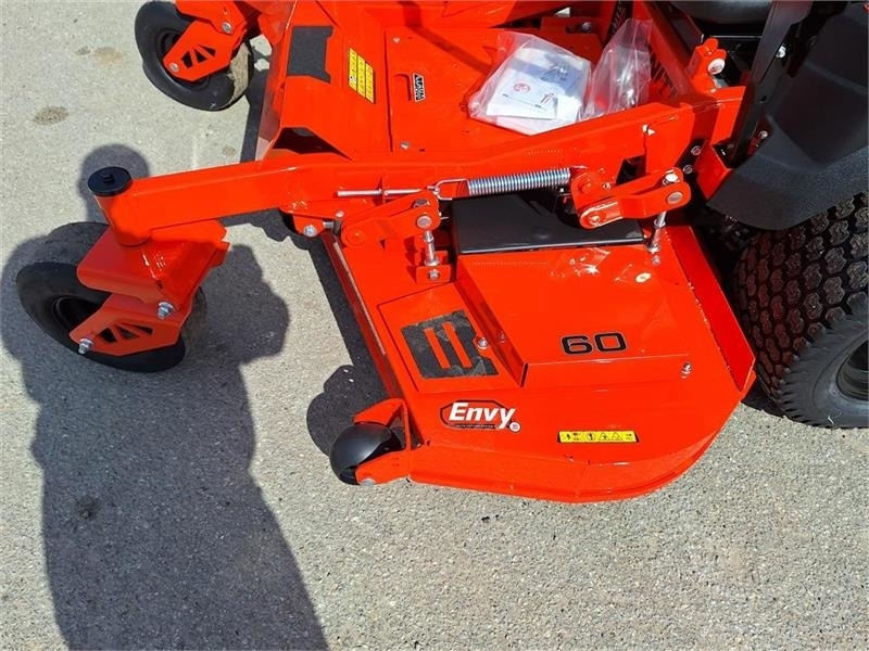 Ariens Zenith 60" (152 cm Klippe bredde) - Komunālais traktors: foto 5 Ariens Zenith 60" (152 cm Klippe bredde) - Komunālais traktors: foto 5