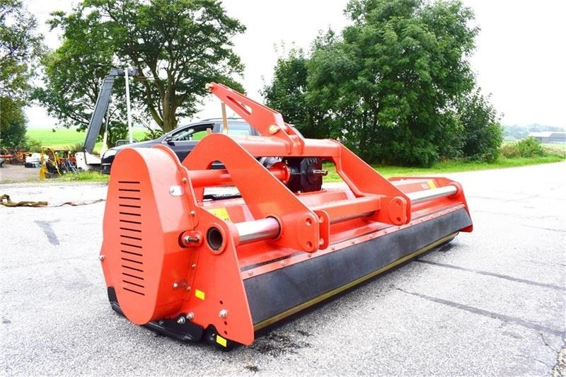 - - - Boxer AG 300 front og bagmonteret - Pļaujmašīna-smalcinātājs: foto 2 - - - Boxer AG 300 front og bagmonteret - Pļaujmašīna-smalcinātājs: foto 2