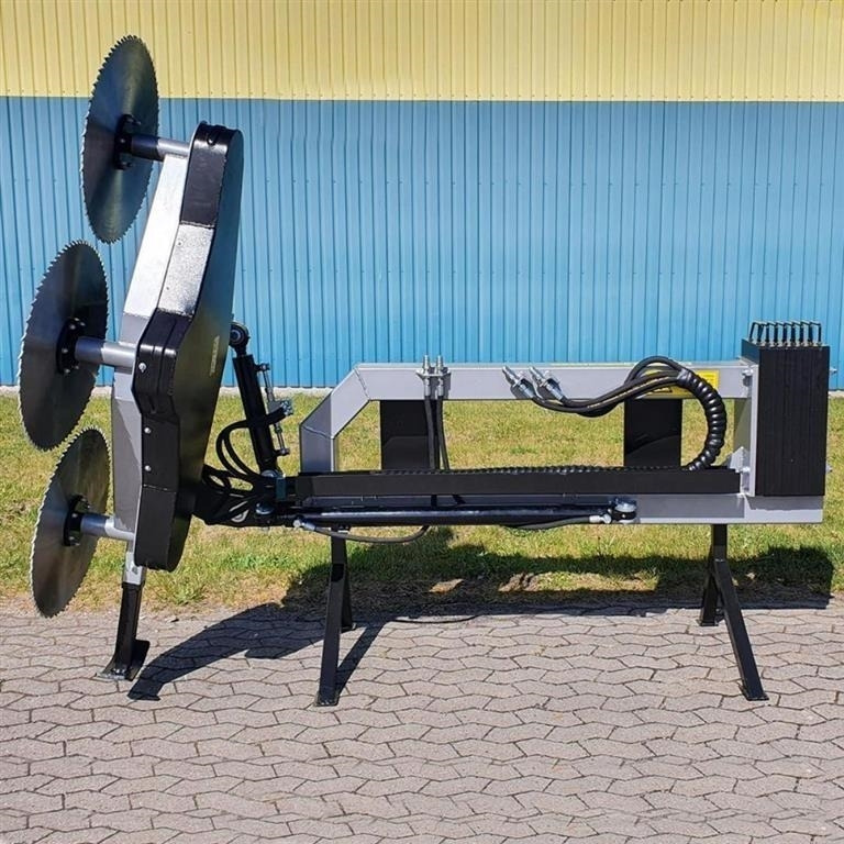 Dk-Tec - Pļaujmašīna-smalcinātājs/ Mulčētājs: foto 1 Dk-Tec - Pļaujmašīna-smalcinātājs/ Mulčētājs: foto 1