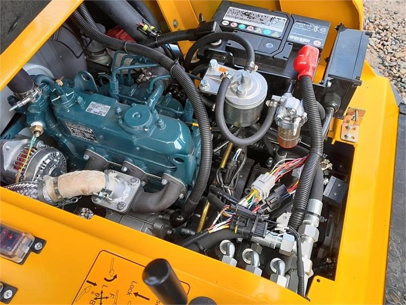 Mini iekrāvējs Eurotrac W11: foto 17