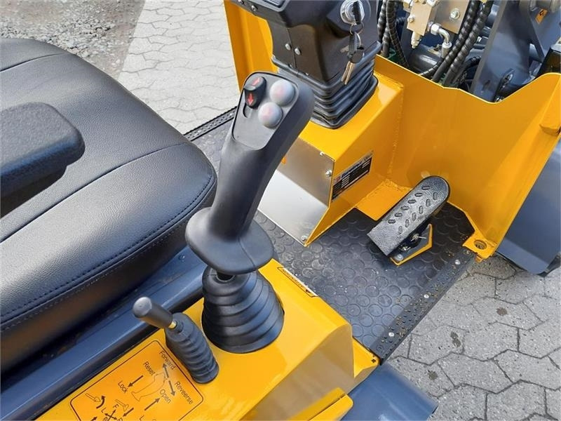 Mini iekrāvējs Eurotrac W11 LAV TÅRN: foto 13 Mini iekrāvējs Eurotrac W11 LAV TÅRN: foto 13