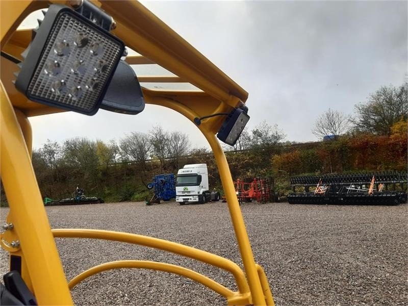 Mini iekrāvējs Eurotrac W11 med lav tårn: foto 12
