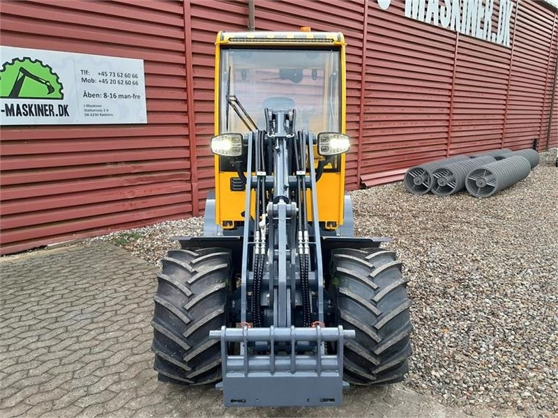 Eurotrac W12S med førerhus, skovl og gafler - Mini iekrāvējs: foto 5 Eurotrac W12S med førerhus, skovl og gafler - Mini iekrāvējs: foto 5