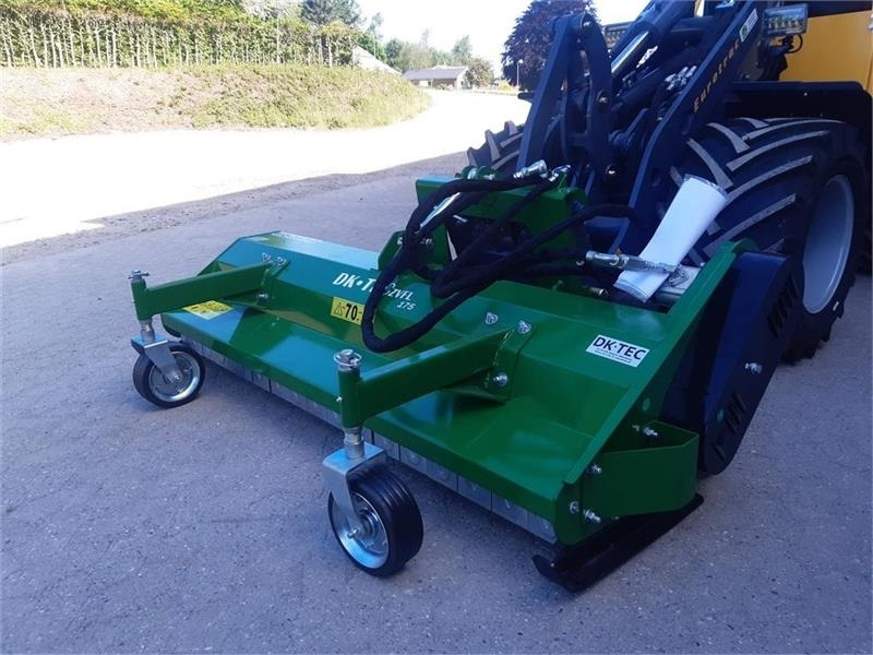 Eurotrac slagleklipper hydraulisk - Pļaujmašīna-smalcinātājs: foto 4 Eurotrac slagleklipper hydraulisk - Pļaujmašīna-smalcinātājs: foto 4