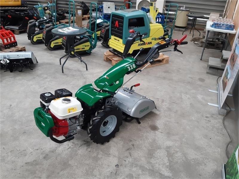 Ferrari 328 - Komunālais traktors: foto 3 Ferrari 328 - Komunālais traktors: foto 3