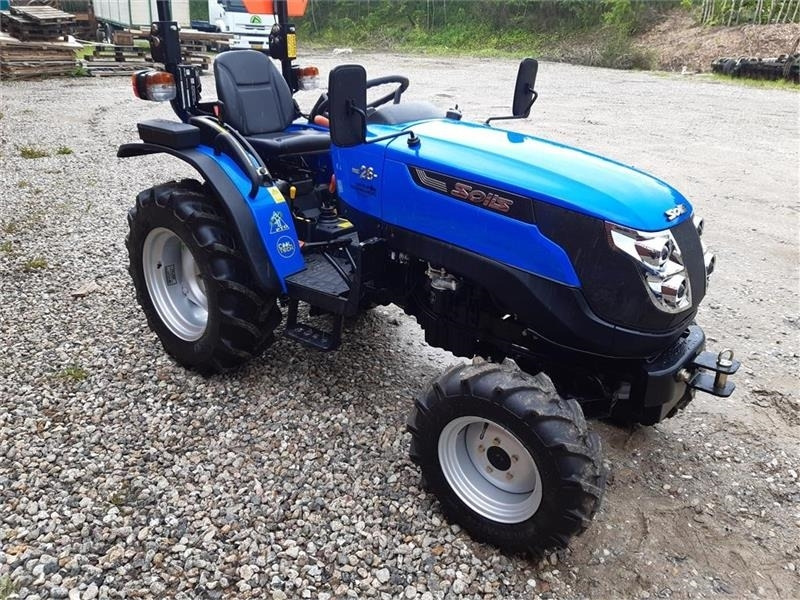 Solis 26 servostyring og brede traktor dæk - Komunālais traktors: foto 5 Solis 26 servostyring og brede traktor dæk - Komunālais traktors: foto 5