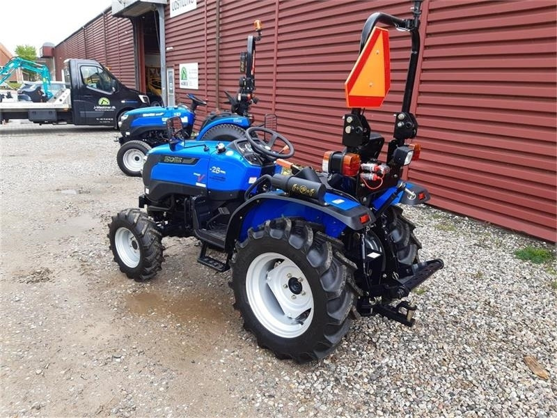 Solis 26 servostyring og brede traktor dæk - Komunālais traktors: foto 2 Solis 26 servostyring og brede traktor dæk - Komunālais traktors: foto 2