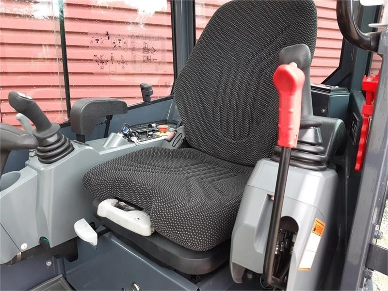XCMG xcmg xe27e  līzingu XCMG xcmg xe27e: foto 17