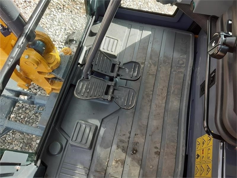 Mini-ekskavators XCMG xe20e: foto 14
