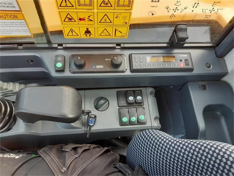Mini-ekskavators XCMG xe55e: foto 17
