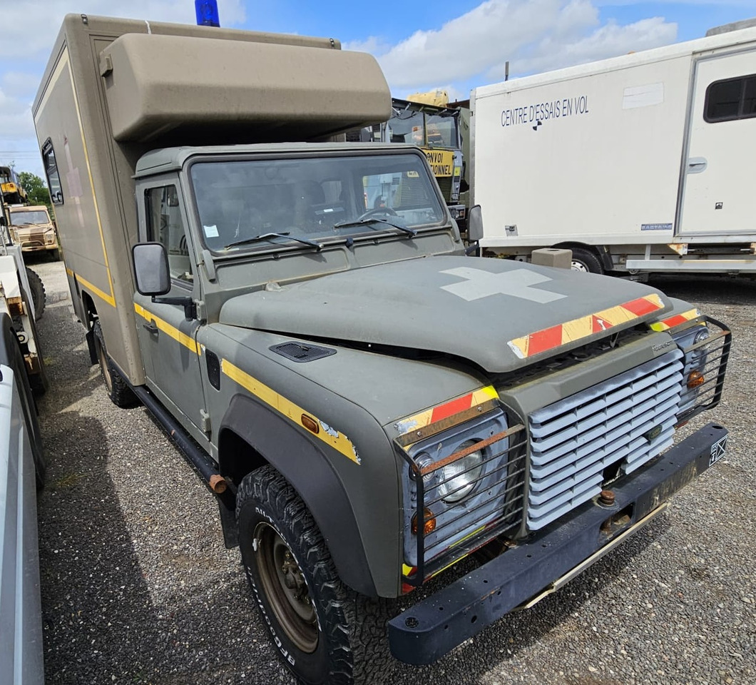 LAND ROVER Défender Ambulance - Komercauto: foto 1 LAND ROVER Défender Ambulance - Komercauto: foto 1