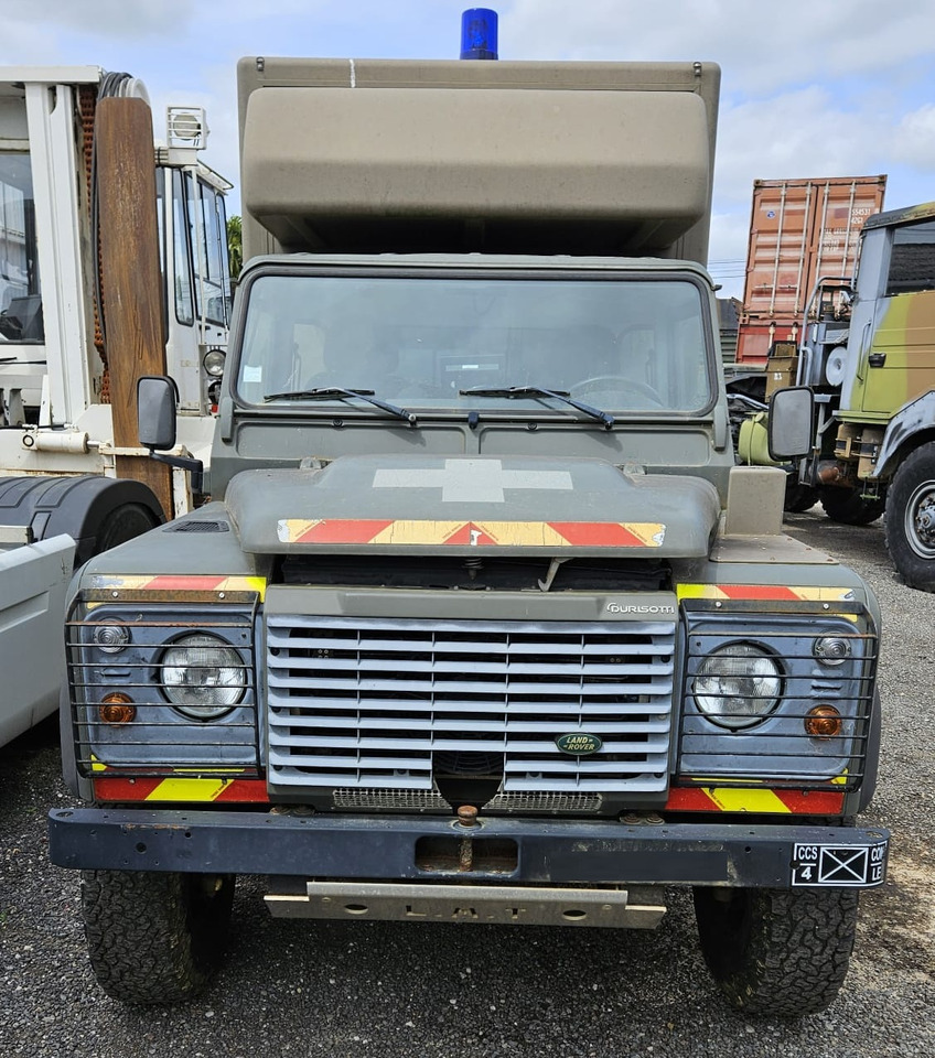LAND ROVER Défender Ambulance - Komercauto: foto 2 LAND ROVER Défender Ambulance - Komercauto: foto 2