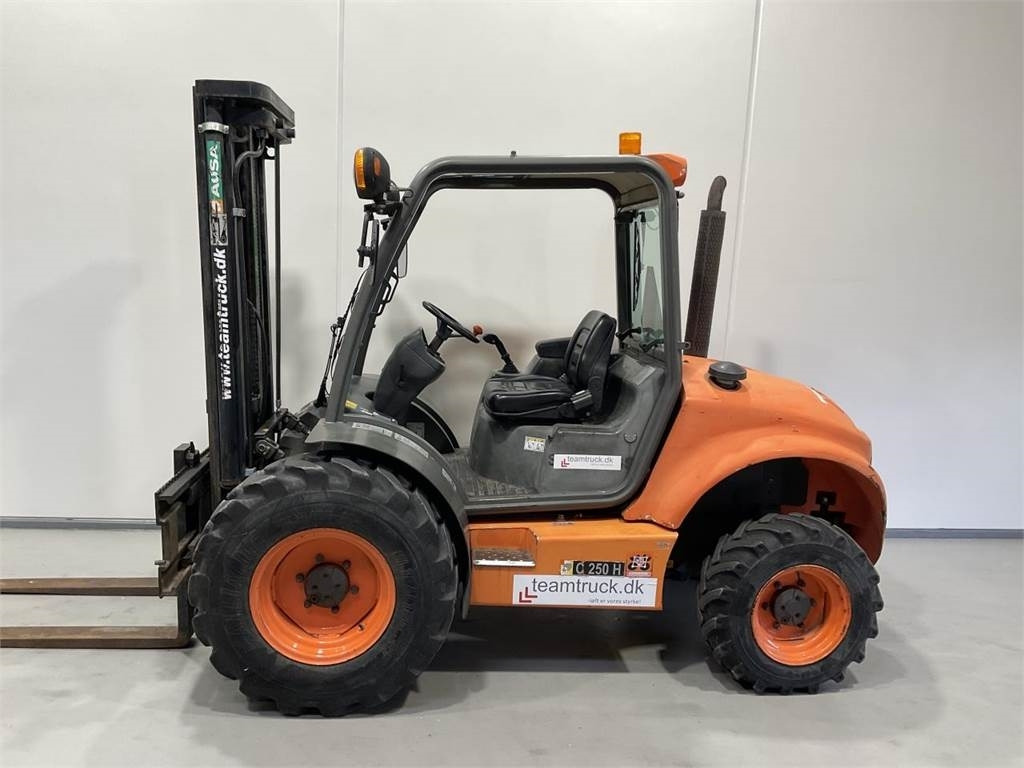 Ausa C250HX4 - Bezceļu autokrāvējs: foto 3 Ausa C250HX4 - Bezceļu autokrāvējs: foto 3