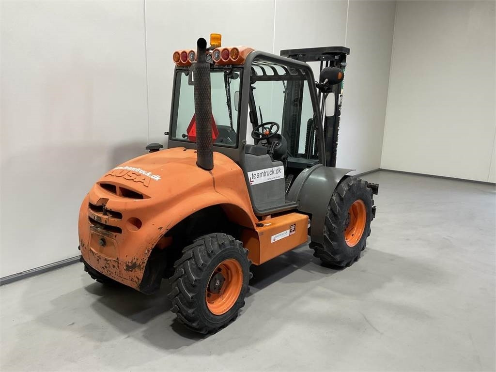 Ausa C250HX4 - Bezceļu autokrāvējs: foto 2 Ausa C250HX4 - Bezceļu autokrāvējs: foto 2