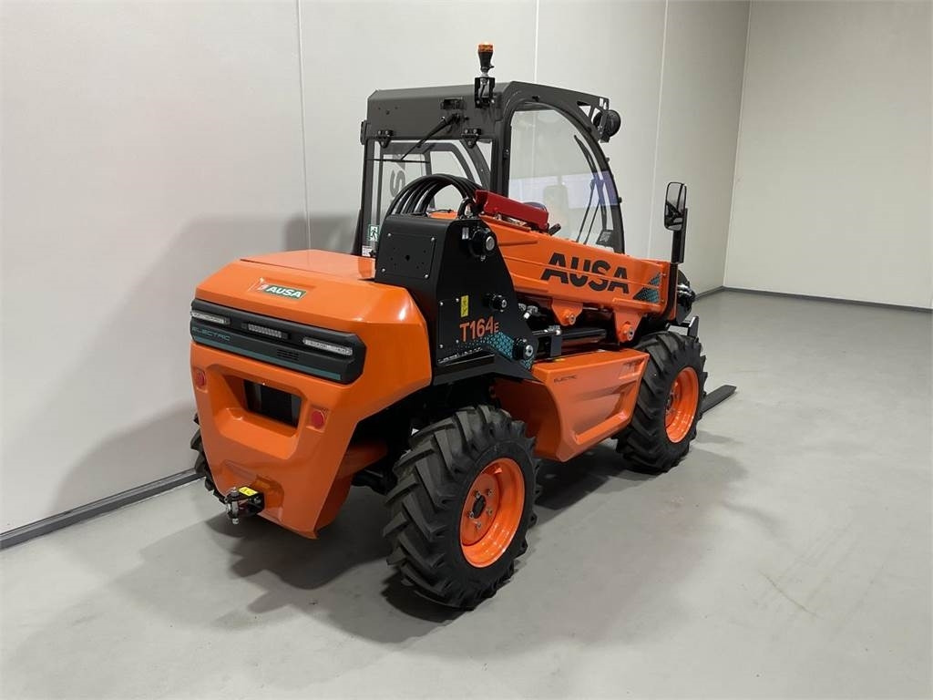 Ausa T164EX4 - Teleskopiskais pacēlājs: foto 2 Ausa T164EX4 - Teleskopiskais pacēlājs: foto 2