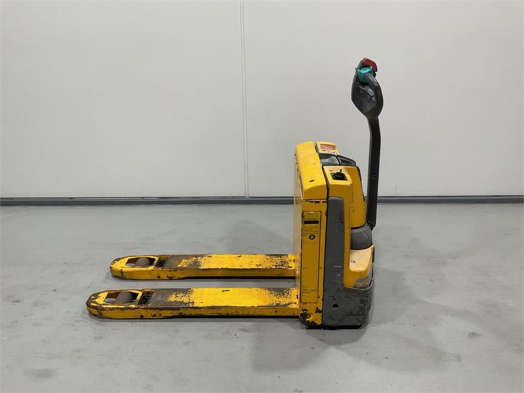 Jungheinrich EJE 112I - Rokas palešu ratiņi: foto 4 Jungheinrich EJE 112I - Rokas palešu ratiņi: foto 4