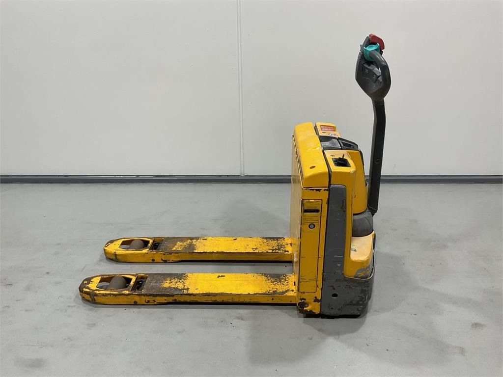 Jungheinrich EJE 112I - Rokas palešu ratiņi: foto 3 Jungheinrich EJE 112I - Rokas palešu ratiņi: foto 3