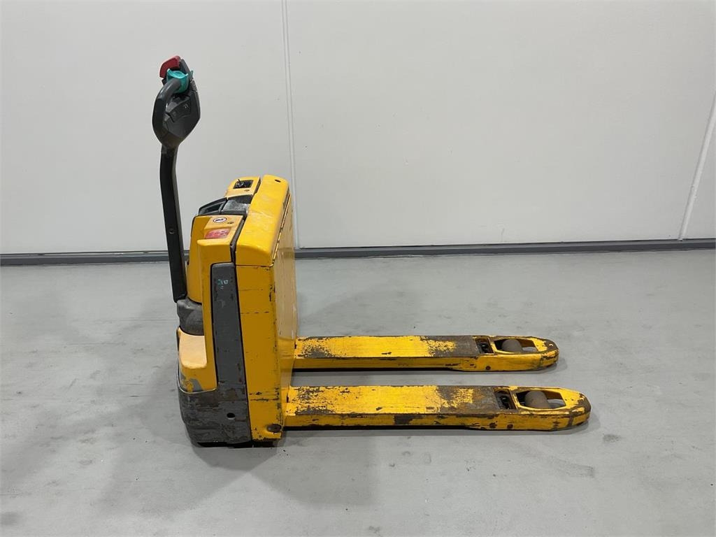 Jungheinrich EJE 112I - Rokas palešu ratiņi: foto 1 Jungheinrich EJE 112I - Rokas palešu ratiņi: foto 1