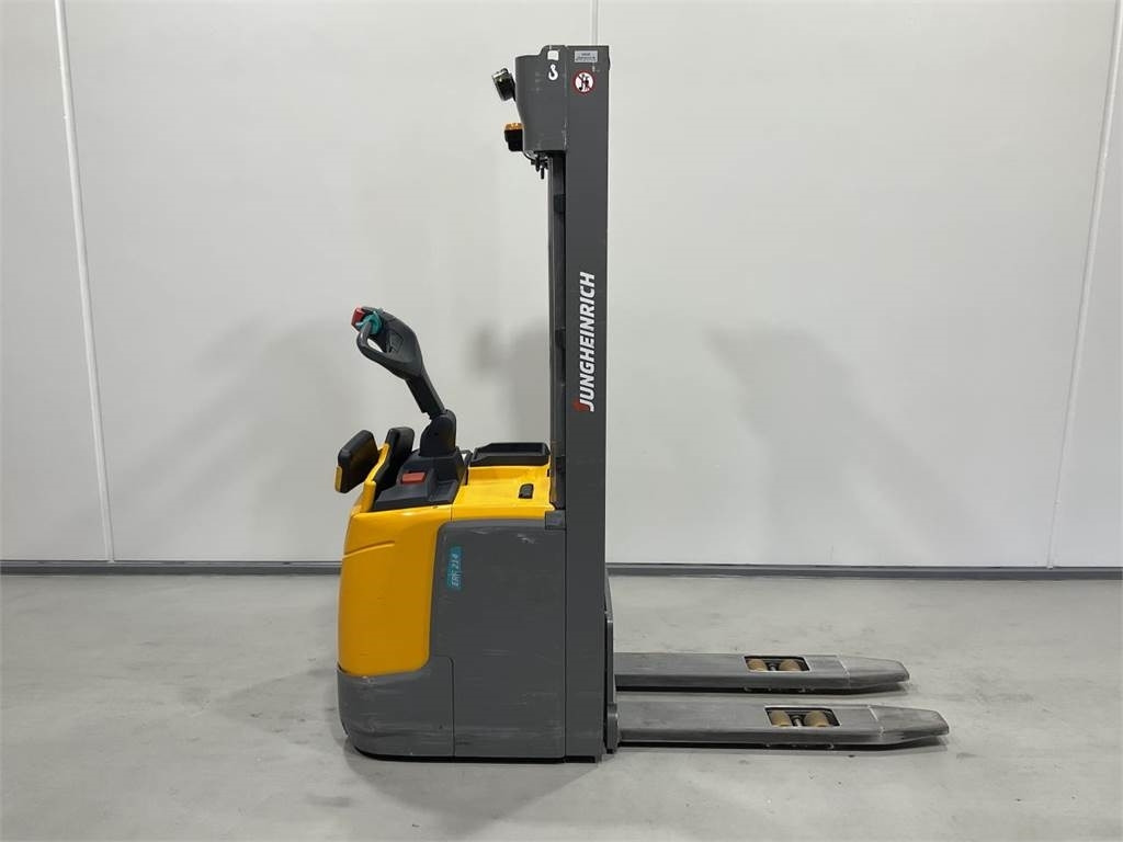 Jungheinrich ERC 214 - Krautņotājs: foto 1 Jungheinrich ERC 214 - Krautņotājs: foto 1