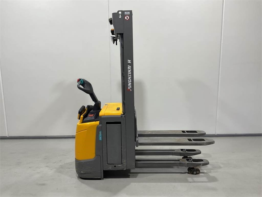 Jungheinrich ERC 216 Z - Krautņotājs: foto 1 Jungheinrich ERC 216 Z - Krautņotājs: foto 1