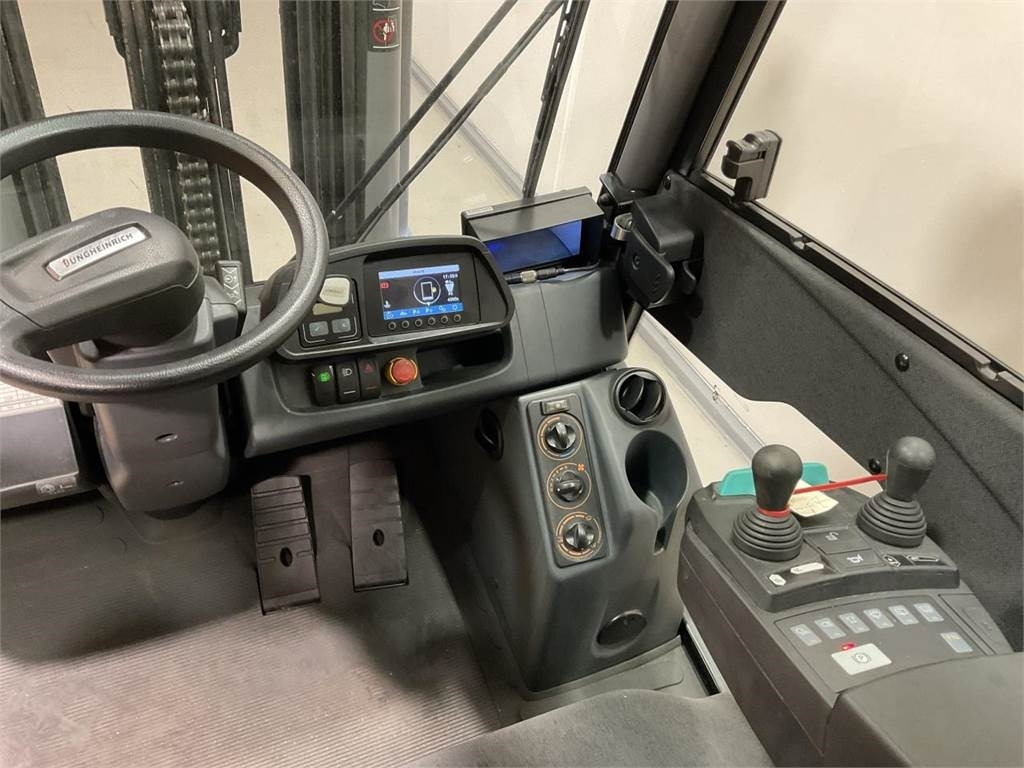 Jungheinrich TFG 430S - Gāzes iekrāvējs: foto 3 Jungheinrich TFG 430S - Gāzes iekrāvējs: foto 3