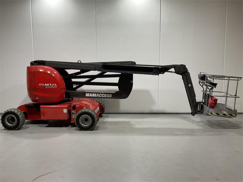 Manitou 170AETJL BIE - Šķērveida pacēlājs: foto 3 Manitou 170AETJL BIE - Šķērveida pacēlājs: foto 3