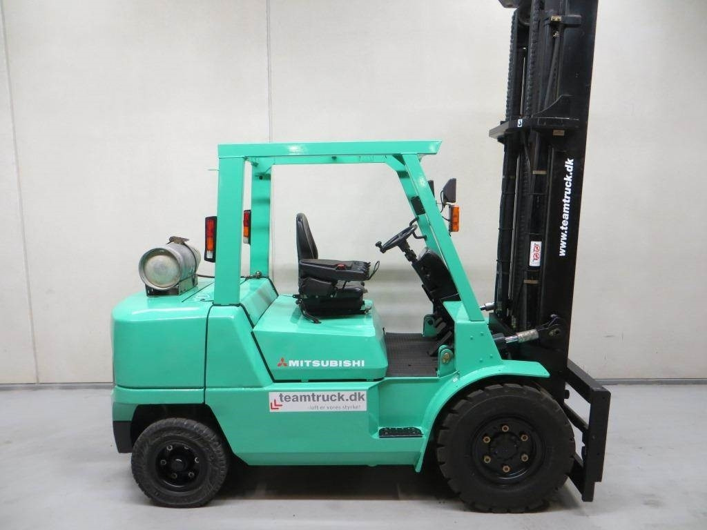 Mitsubishi FG45K2 - Gāzes iekrāvējs: foto 1 Mitsubishi FG45K2 - Gāzes iekrāvējs: foto 1