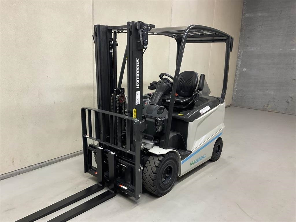 UniCarriers MX 25 - Elektroiekrāvējs: foto 4 UniCarriers MX 25 - Elektroiekrāvējs: foto 4