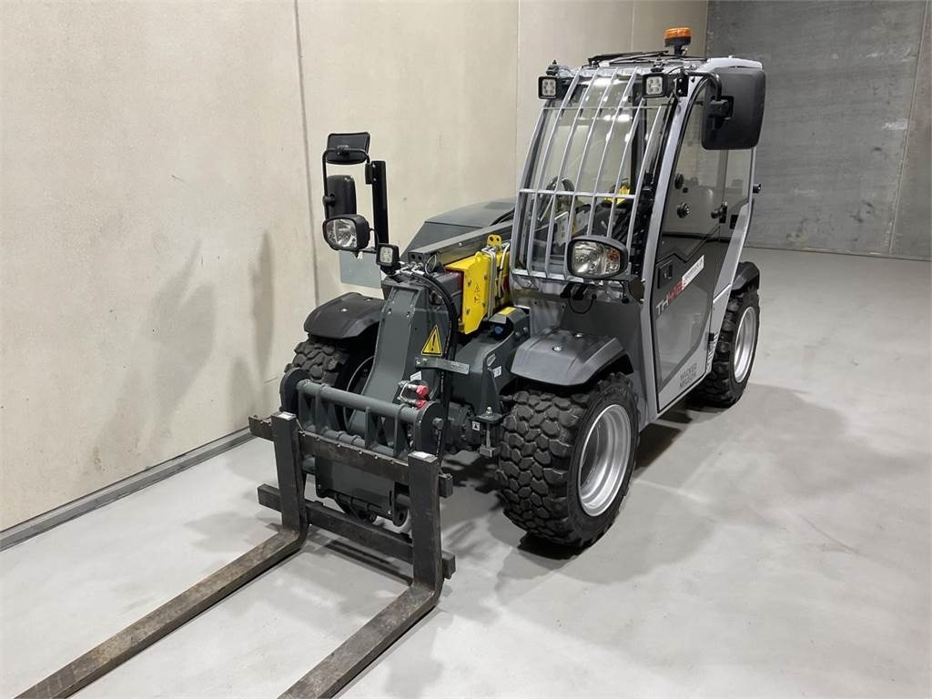 Wacker Neuson TH412 - Teleskopiskais pacēlājs: foto 4 Wacker Neuson TH412 - Teleskopiskais pacēlājs: foto 4