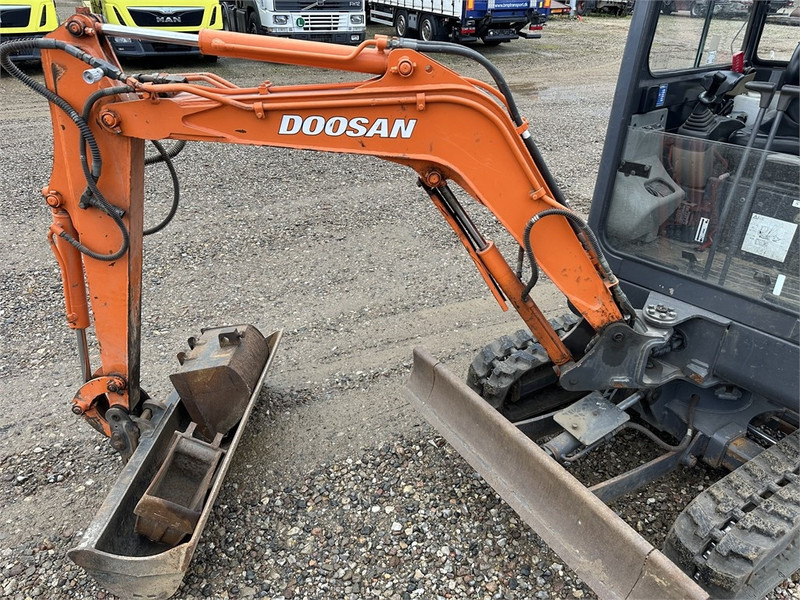Doosan Slo 18 - 1.8T with bucket packed (Low Hours) - Mini-ekskavators: foto 2 Doosan Slo 18 - 1.8T with bucket packed (Low Hours) - Mini-ekskavators: foto 2