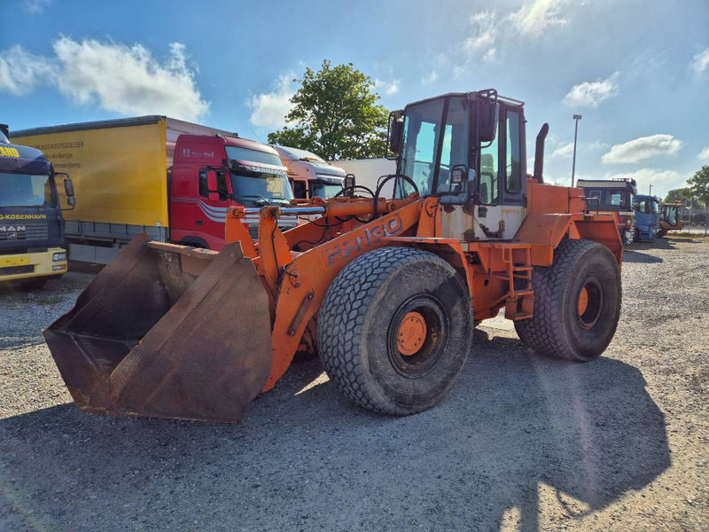 Hitachi FR 130 - Riteņu iekrāvējs: foto 3 Hitachi FR 130 - Riteņu iekrāvējs: foto 3
