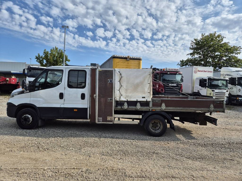 Iveco 70c17 // med lad og presenning - Bortu kravas automašīna/ Platforma: foto 2 Iveco 70c17 // med lad og presenning - Bortu kravas automašīna/ Platforma: foto 2