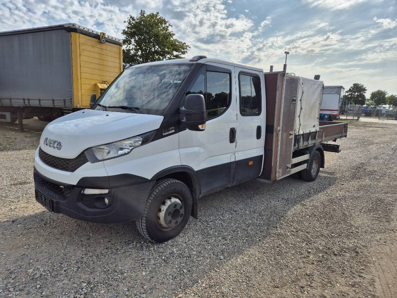 Iveco 70c17 // med lad og presenning - Bortu kravas automašīna/ Platforma: foto 1 Iveco 70c17 // med lad og presenning - Bortu kravas automašīna/ Platforma: foto 1